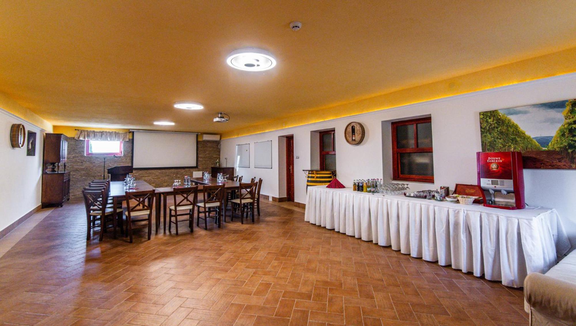 Borhotel Sziluett Farkasmaly Gyöngyös Bagian luar foto